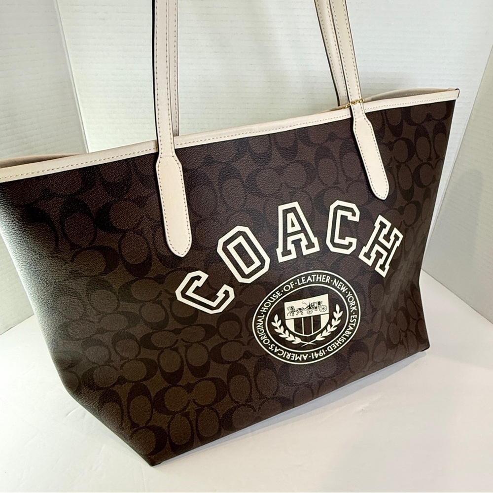 🆕 COACH City Tote C3869 – Signature Canvas Varsity Patch Logo – NWOT Glam Luxe